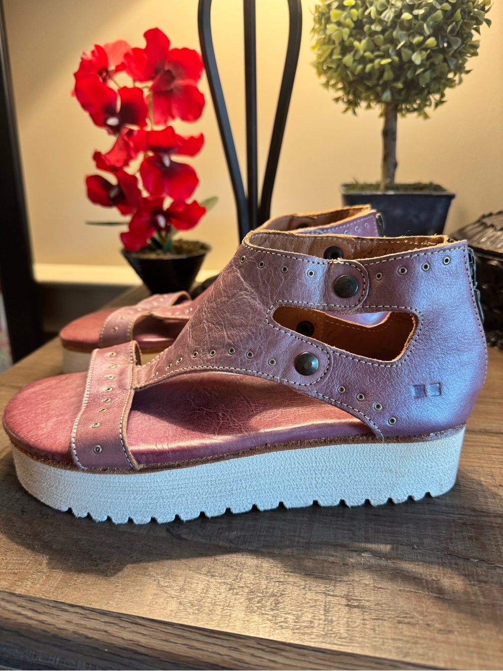 Bed Stu Rare “Rose Metallic” Platform Zip Back Leather Sandals Size 7 Like New